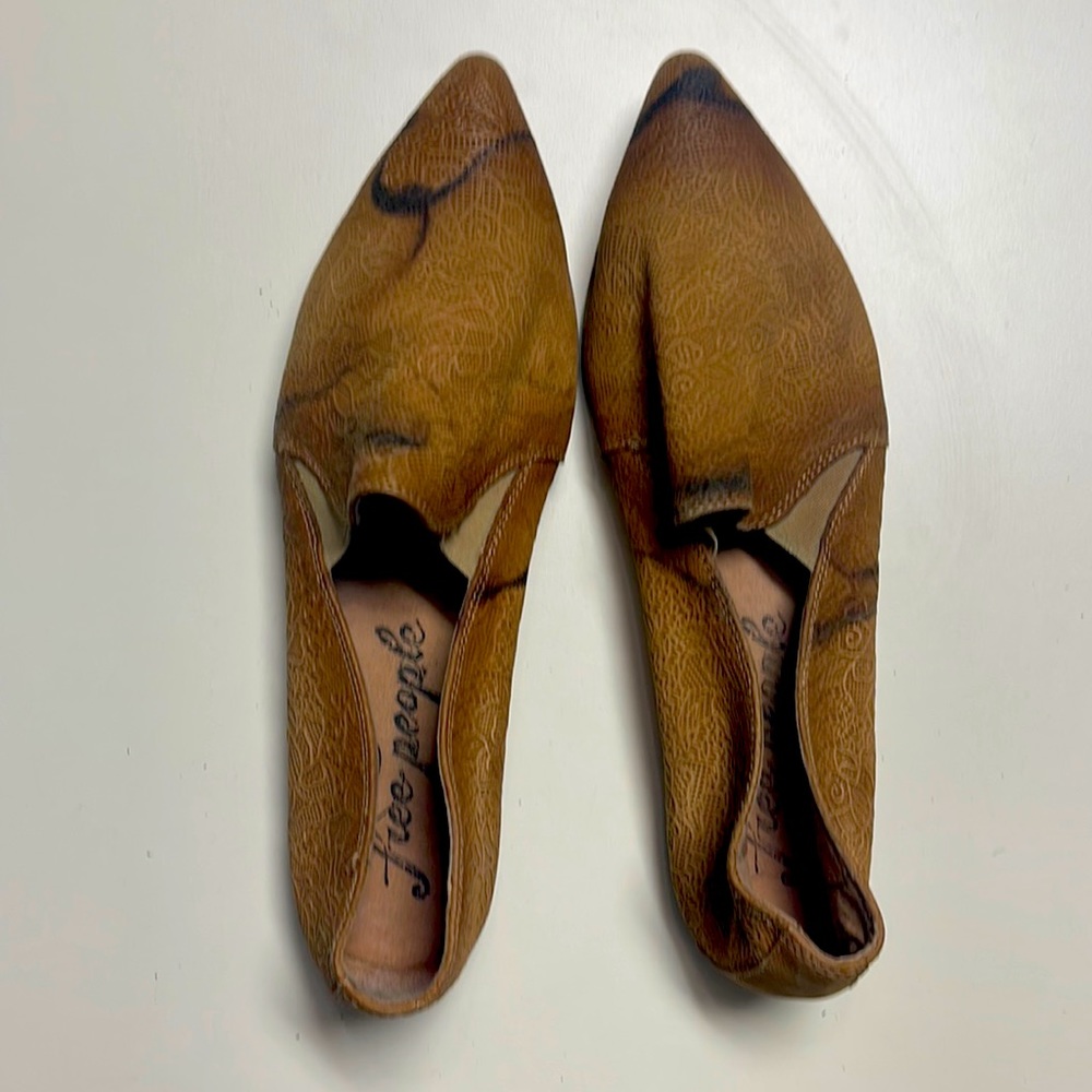Free people flats